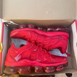 Air vapormax red
